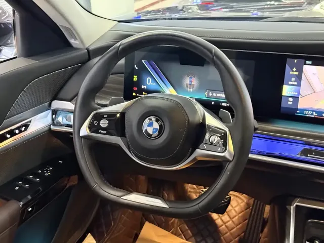 BMW BMW 7 Series 2023 Model 735Li Luxury Package — Фото автомобиля 5