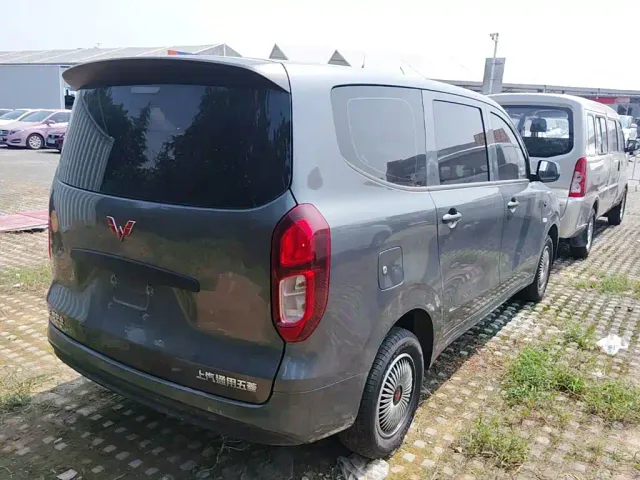 Wuling Hongguang — Фото автомобиля 6