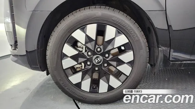 Hyundai Staria Staria — Фото автомобиля 3