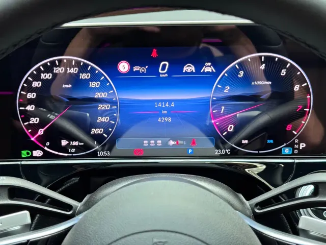 Mercedes-Benz E-Class — Фото автомобиля 11