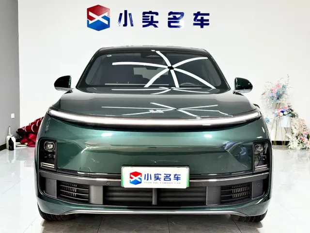 Li Auto L8 — Фото автомобиля 2