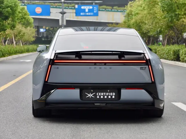 Xpeng P7 — Фото автомобиля 5