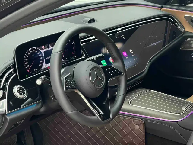 Mercedes-Benz E-Class — Фото автомобиля 4