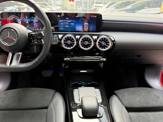 Mercedes-Benz A-Class — Фото автомобиля 16
