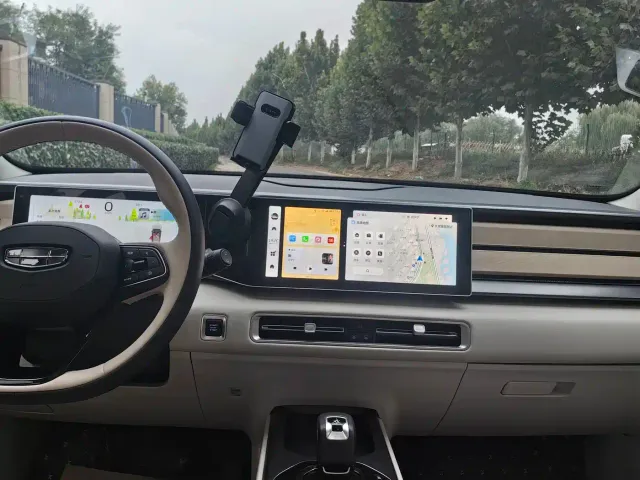 Geely ICON — Фото автомобиля 13