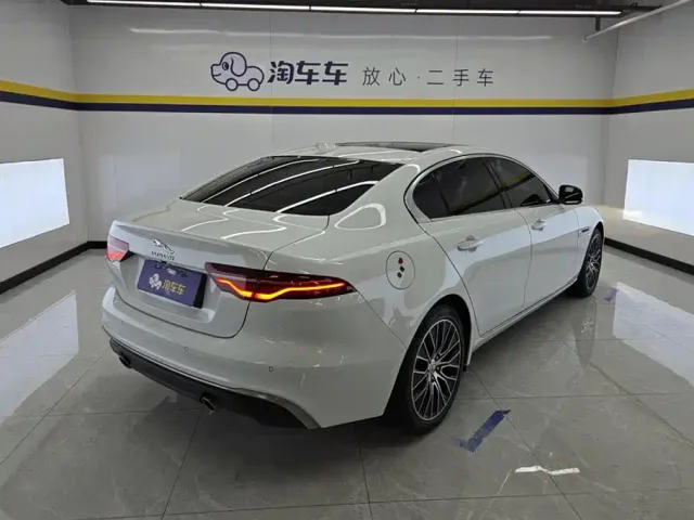 Jaguar XEL — Фото автомобиля 3