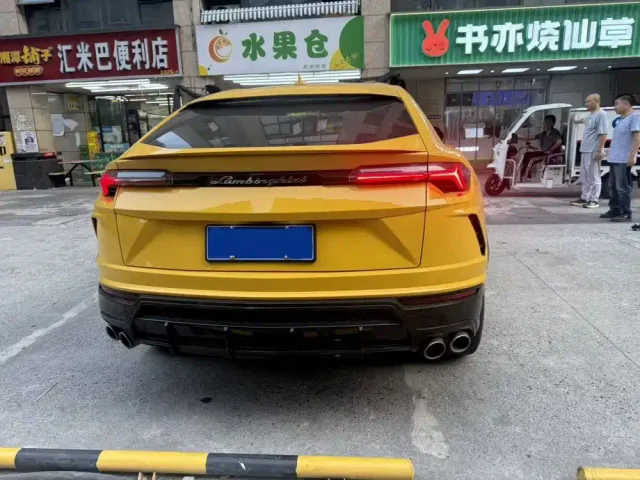 Lamborghini Urus — Фото автомобиля 12
