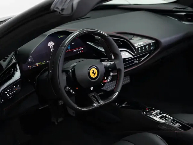 Ferrari SF90 — Фото автомобиля 16