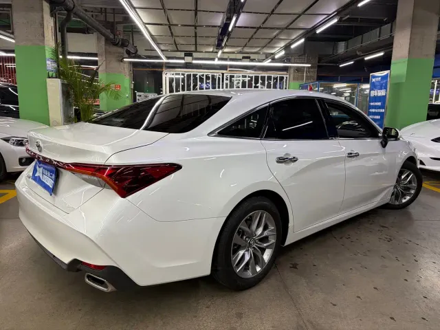 Toyota Avalon — Фото автомобиля 4