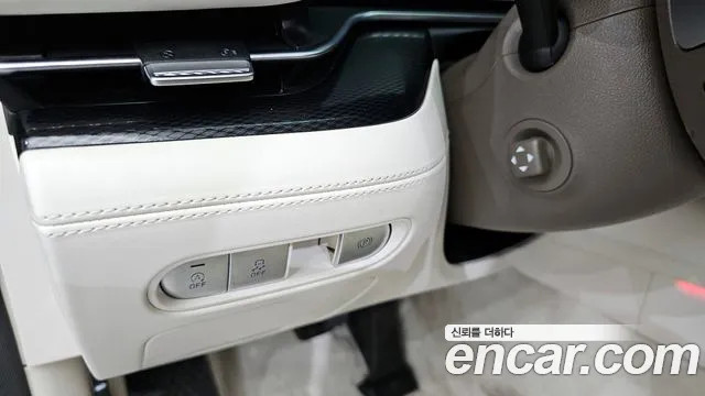 Genesis G90 Бензин 3.5 турбо AWD — Фото автомобиля 14