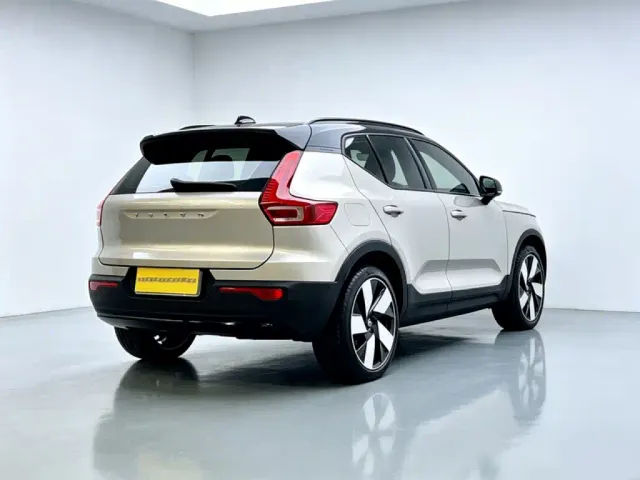 Volvo Volvo XC40 New Energy 2023 Long Range PRO Version — Фото автомобиля 6