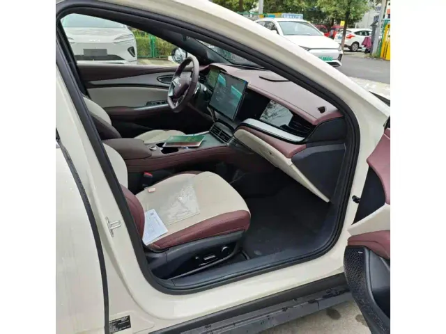 BYD Seal 07 DM-i — Фото автомобиля 8