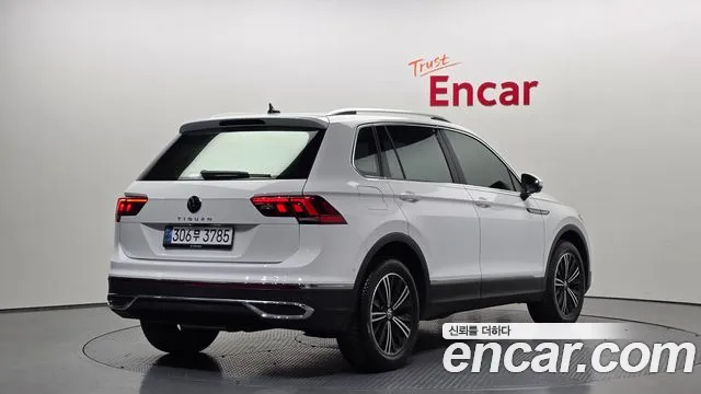 Volkswagen Tiguan Tiguan 2 поколение 2.0 TDI Premium — Фото автомобиля 2