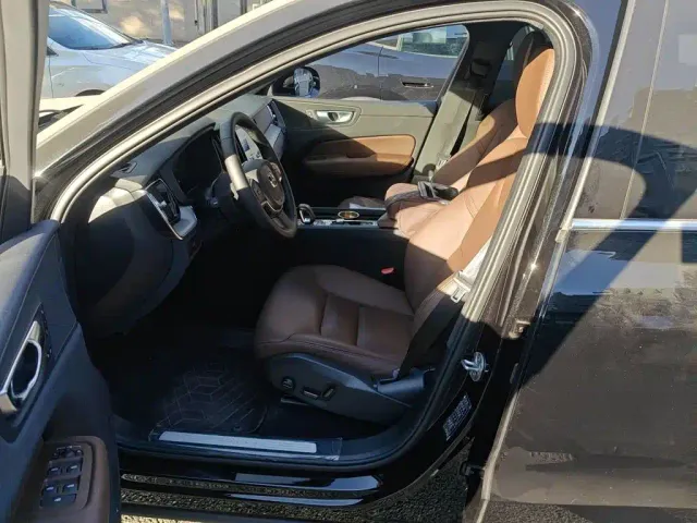 Volvo XC60 — Фото автомобиля 11