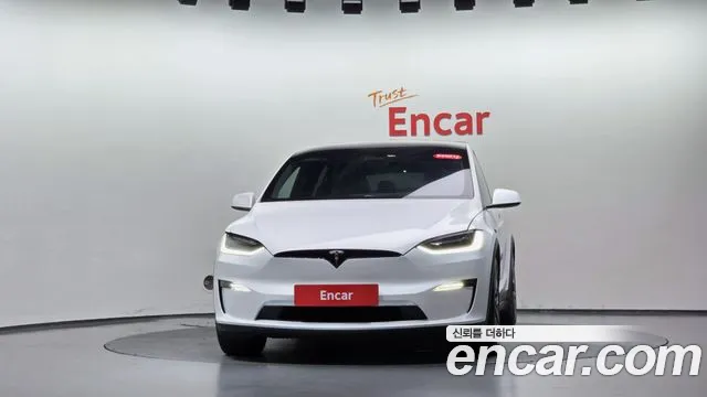 Tesla Model X — Фото автомобиля 3