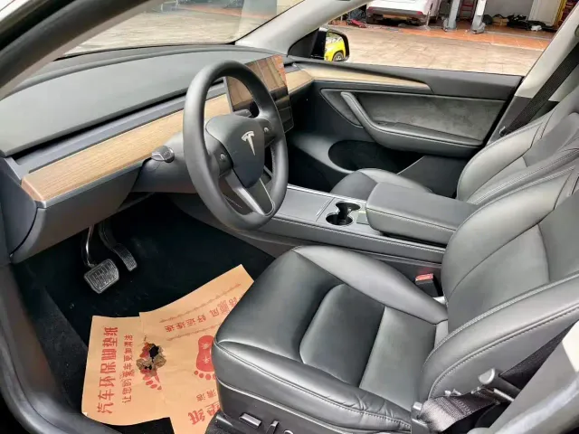 Tesla Model Y — Фото автомобиля 4