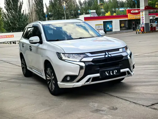 Mitsubishi Outlander — Фото автомобиля 3