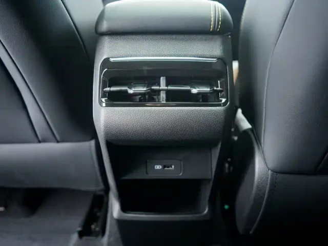 Geely Binyue — Фото автомобиля 17