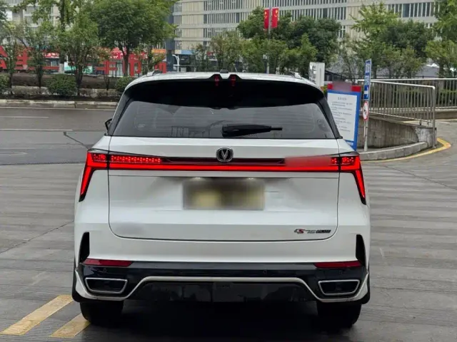 Changan CS75 Plus — Фото автомобиля 5