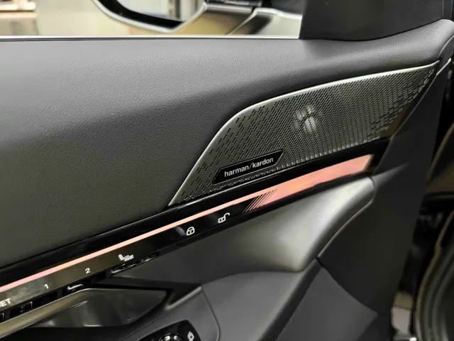 BMW 5 Series — Фото автомобиля 10