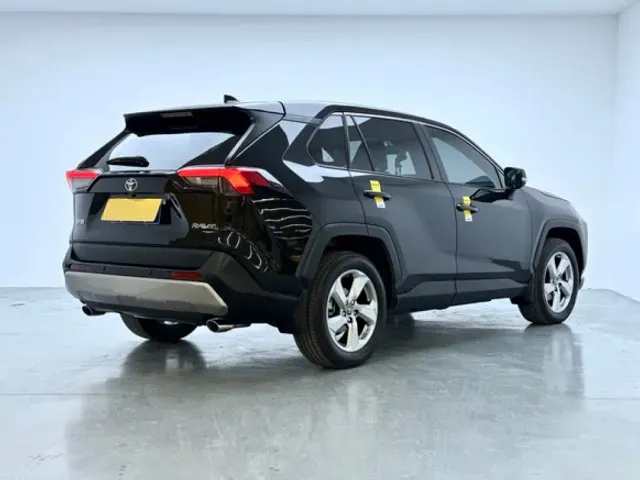 Toyota RAV4 — Фото автомобиля 6