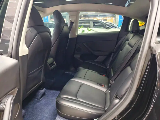 Tesla Model Y — Фото автомобиля 6