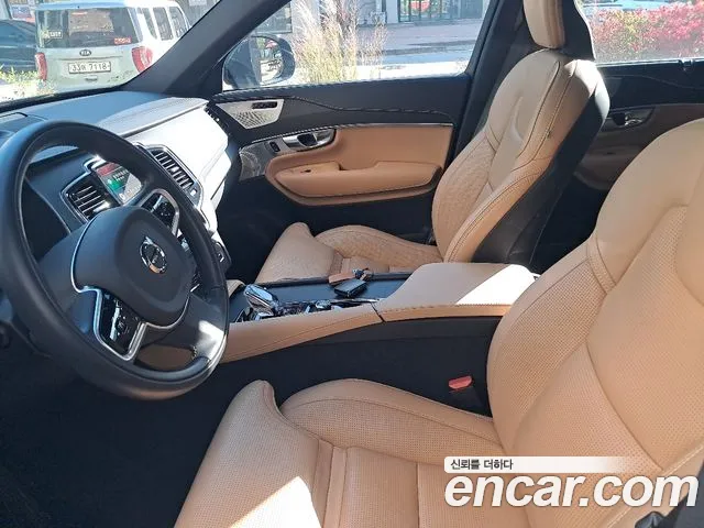 Volvo XC90 — Фото автомобиля 12