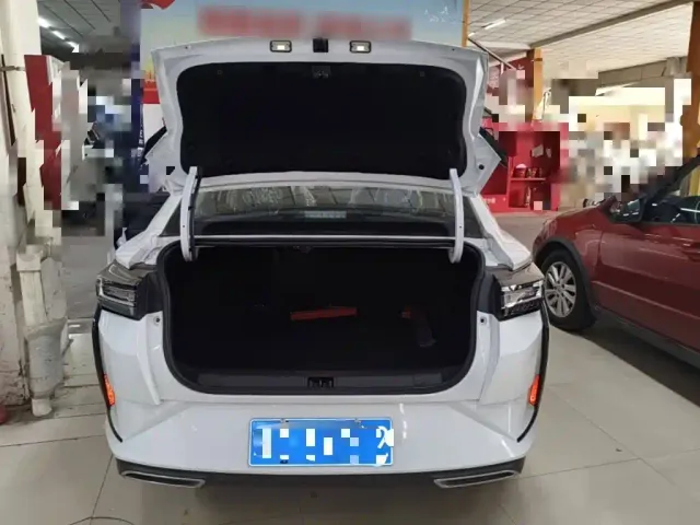 Dongfeng Yixuan — Фото автомобиля 18