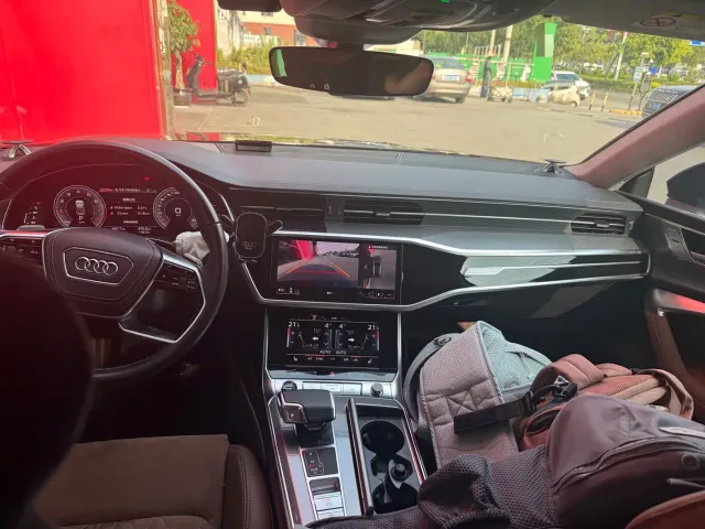 Audi A7L — Фото автомобиля 8