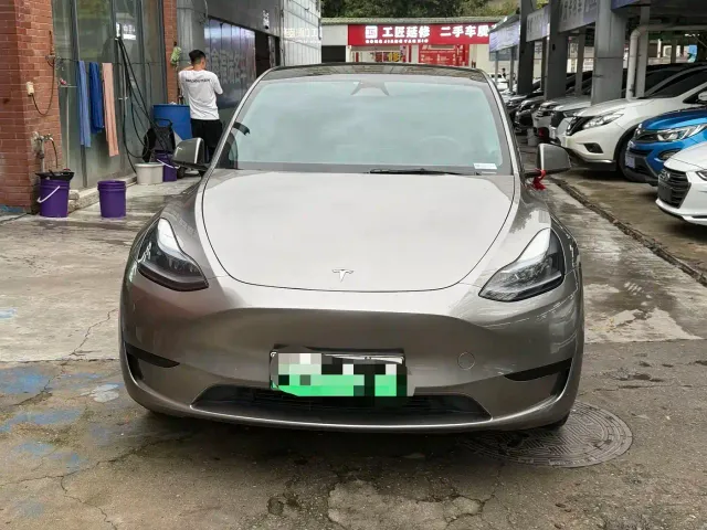 Tesla Model Y — Фото автомобиля 2