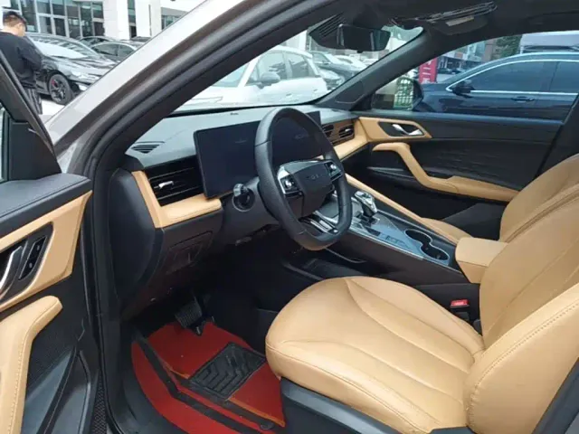 Roewe RX5 — Фото автомобиля 15