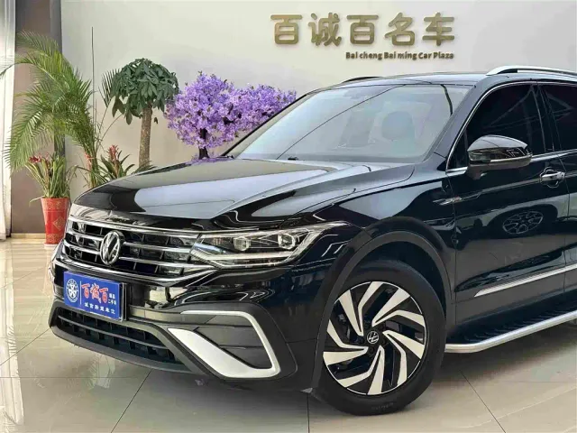 Volkswagen Tiguan L — Фото автомобиля 3