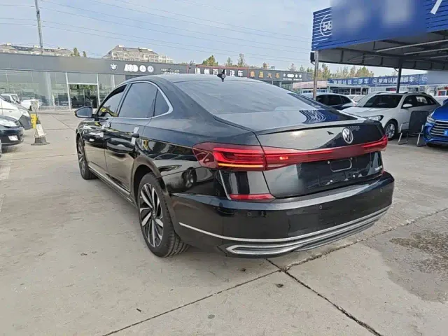 Volkswagen Passat — Фото автомобиля 4