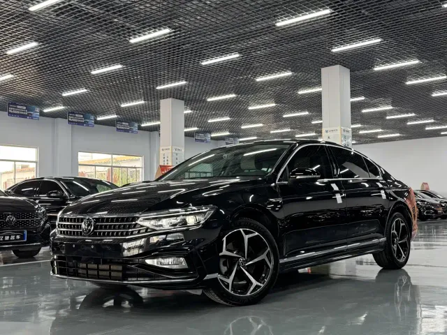 Фотография автомобиля — Volkswagen Magotan