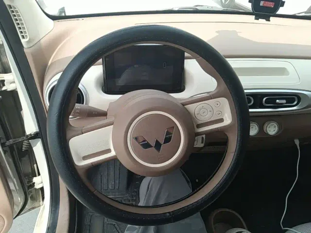 Wuling Hongguang Mini EV — Фото автомобиля 10