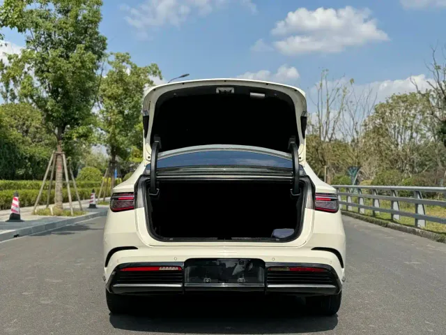 BYD Seal 07 DM-i — Фото автомобиля 7