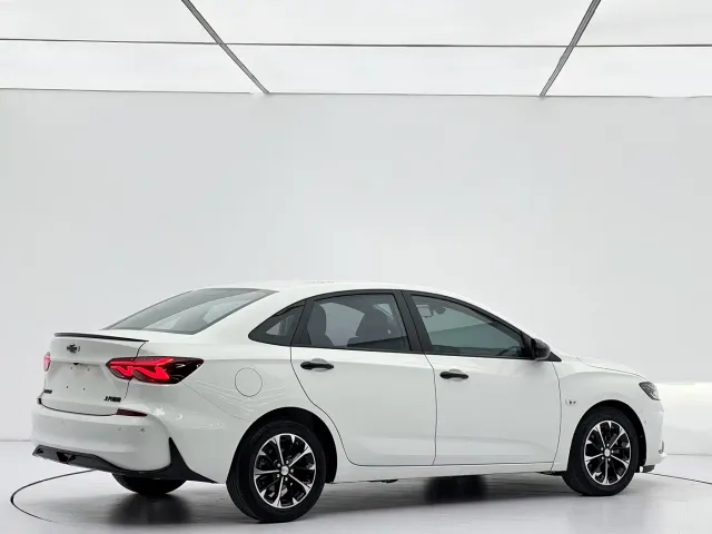 Chevrolet Monza — Фото автомобиля 6