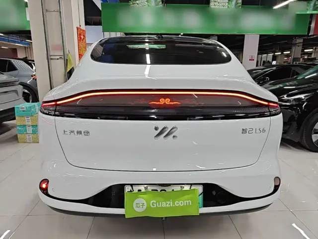 IM Motors LS6 — Фото автомобиля 5