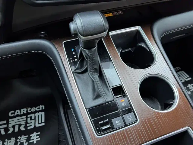 Toyota Granvia — Фото автомобиля 25