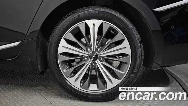 Kia K8 Hybrid — Фото автомобиля 6