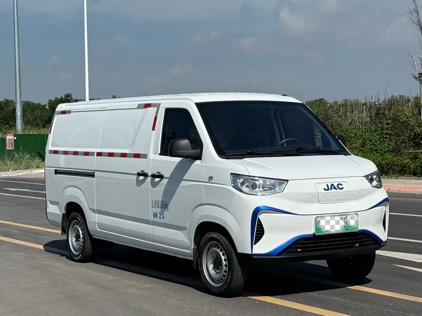 JAC Motors Blue Cat 2023 M1 Gotion High-Tech 40.55kWh Flagship — Фото автомобиля 3