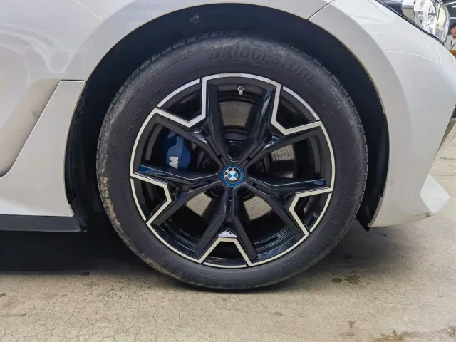 BMW i3 — Фото автомобиля 19