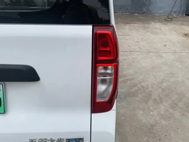 Wuling Zhiguang NEV — Фото автомобиля 9