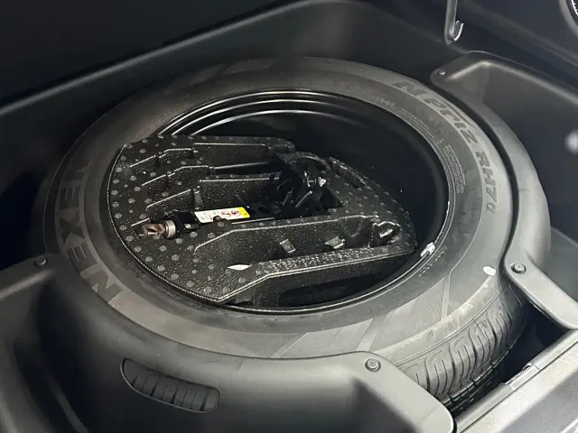 Jeep Grand Cherokee — Фото автомобиля 30