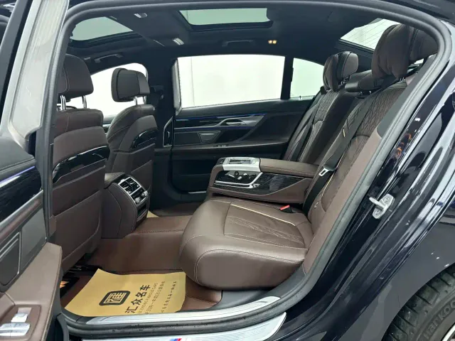 BMW 7 Series — Фото автомобиля 6
