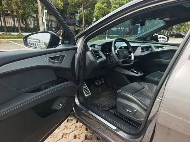 Audi Q5 e-tron — Фото автомобиля 20