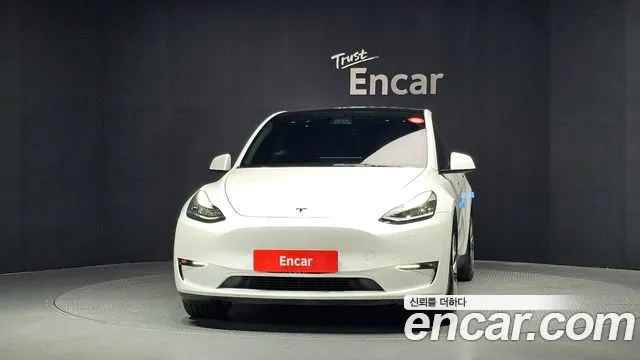 Tesla Model Y — Фото автомобиля 2