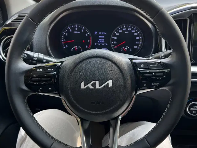 Kia KX1 — Фото автомобиля 12