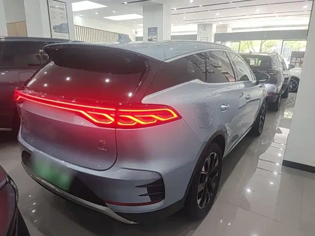 BYD Tang — Фото автомобиля 6