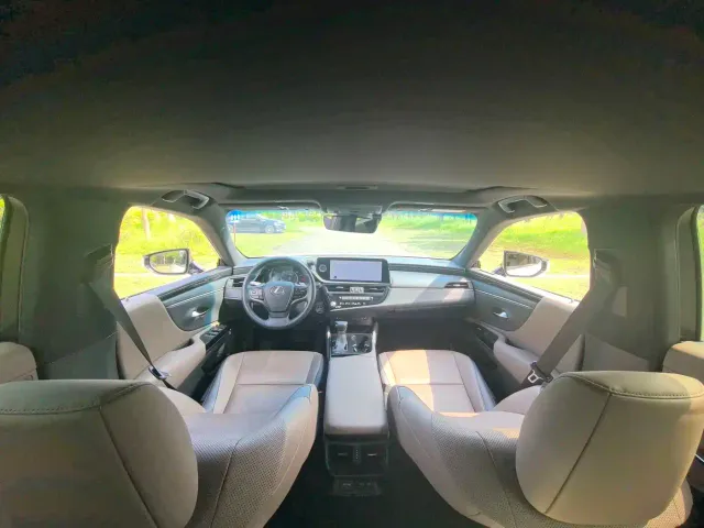 Lexus ES — Фото автомобиля 15